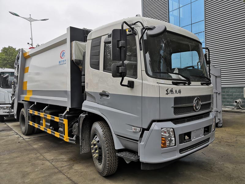 東風(fēng)天錦壓縮式垃圾車