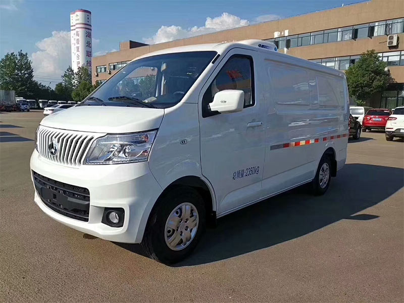 國(guó)六長(zhǎng)安睿行M8冷藏車