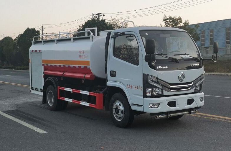 消防灑水車的優(yōu)點—程力消防車廠家講解