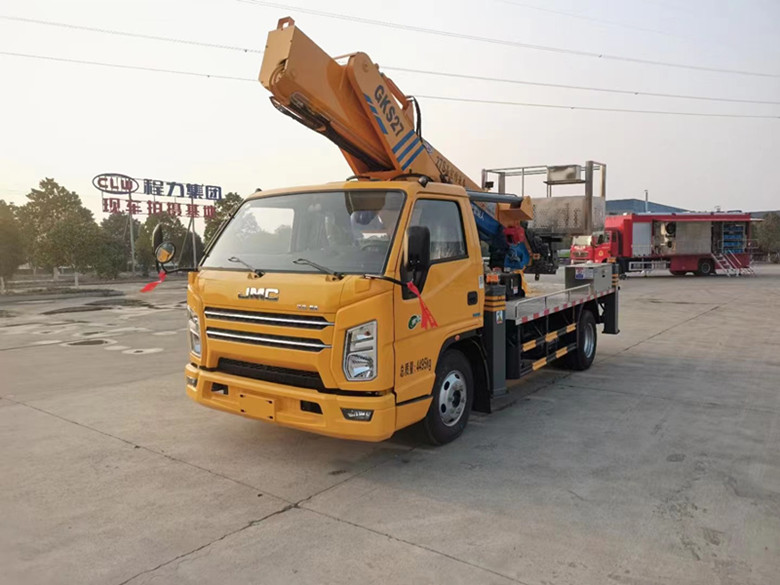 藍(lán)牌高空作業(yè)車的主要性能特點(diǎn)優(yōu)勢